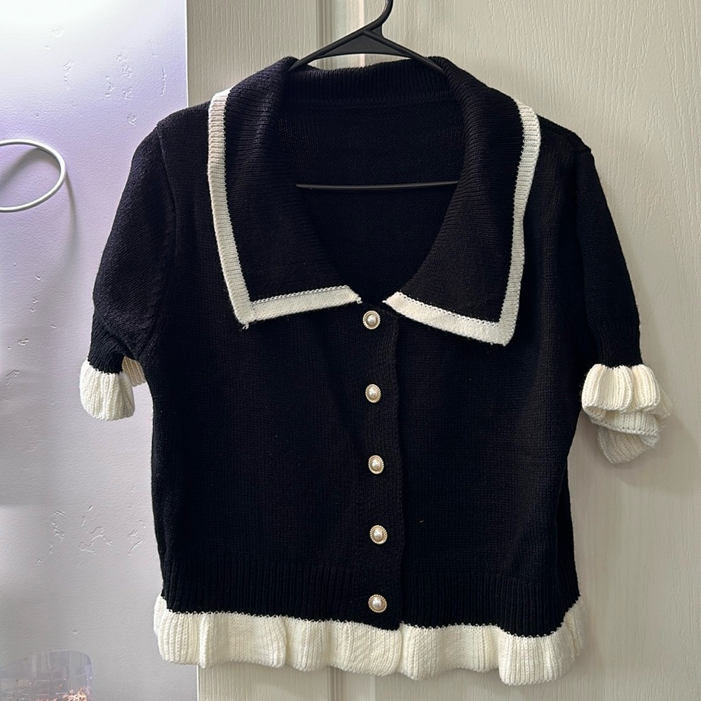 Fancy knitted blouse